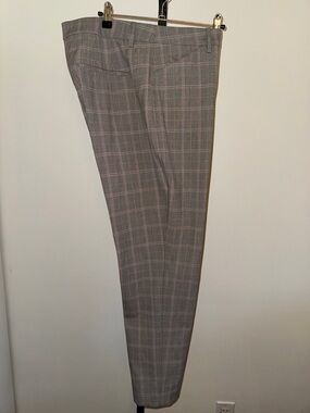 Express Women’s Skinny Plaid Pants in Gray with Pink Windowpane